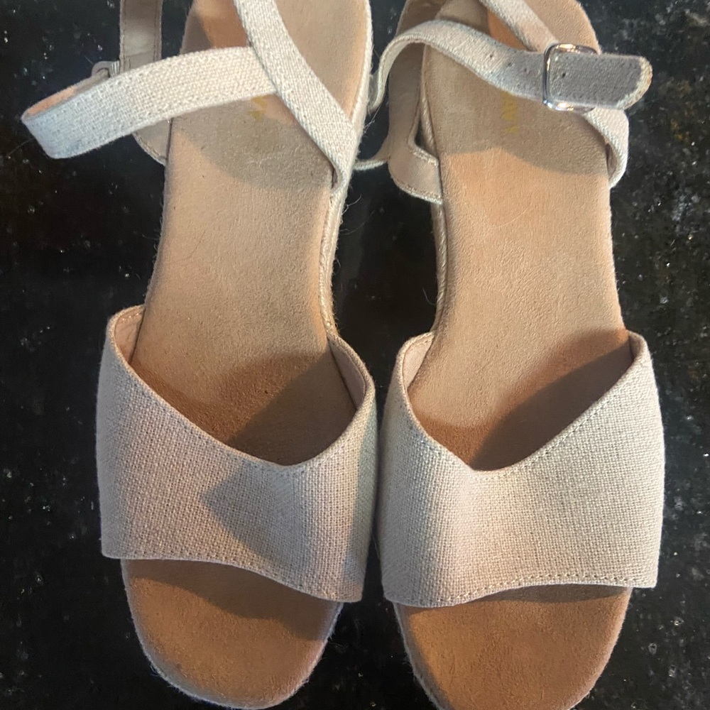 Old Navy Beige Sandals